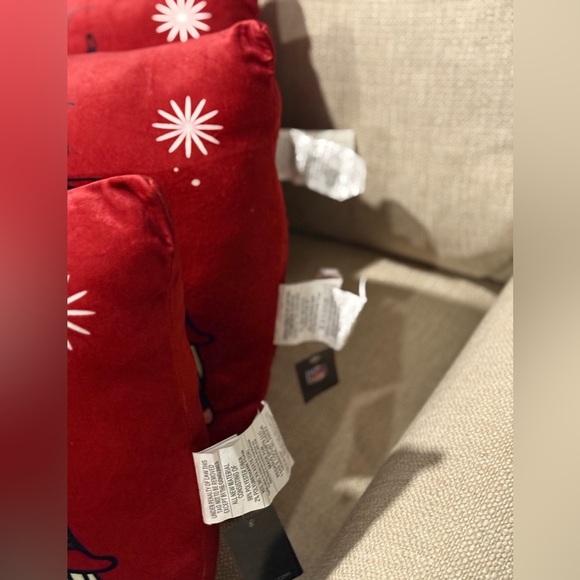 NWT Tampa Bay Bucs gnome holiday pillows. Set of 3. Burgundy soft plush 18x18” - Picture 7 of 12
